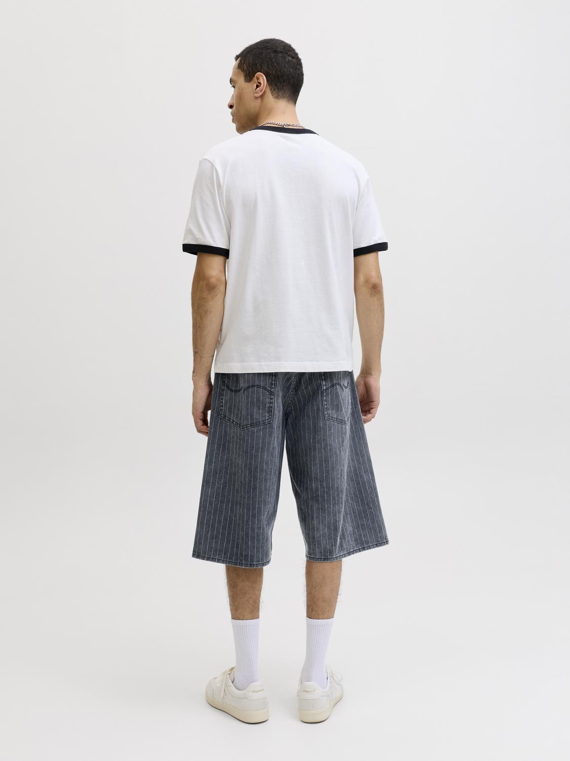 model_shot-back